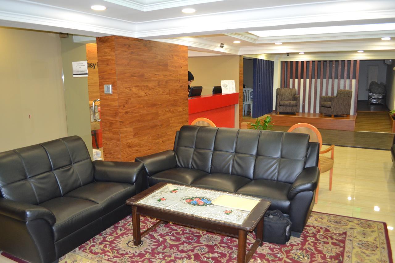 Easy Hotel @ Ampang Batu Empat Exterior foto