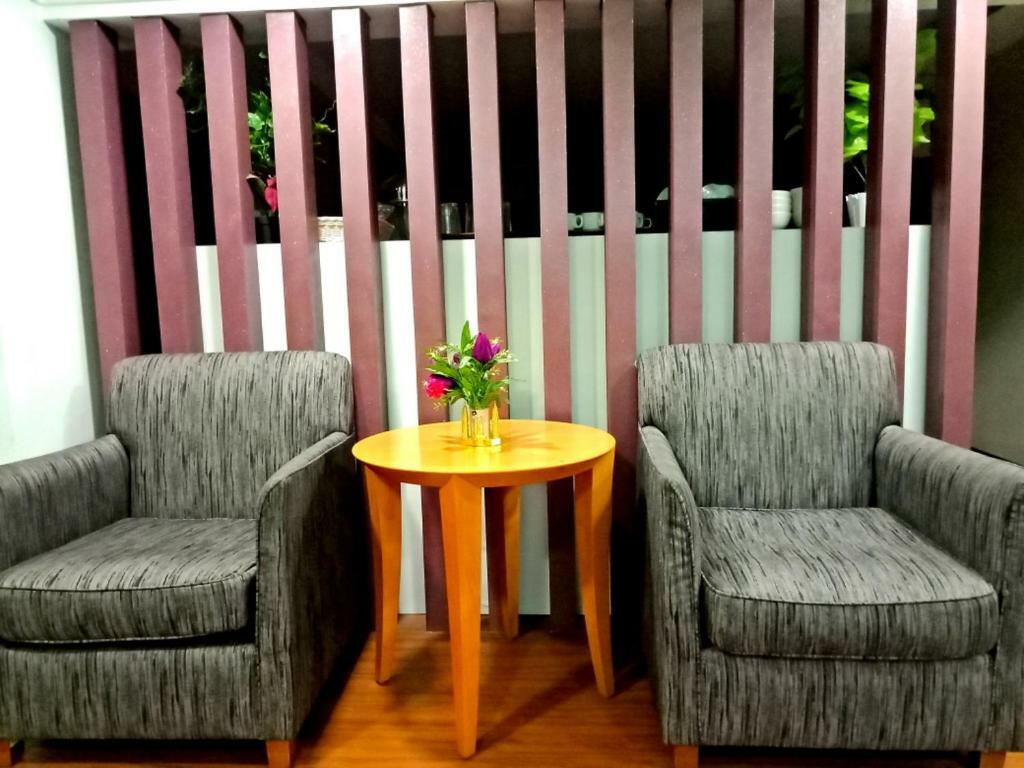 Easy Hotel @ Ampang Batu Empat Exterior foto